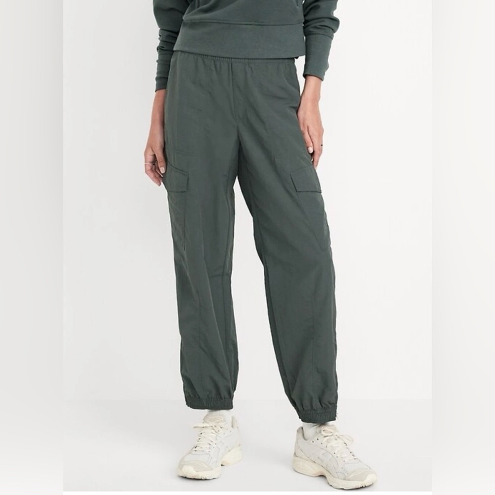 Old Navy Women’s Nylon Ankle-Zip Cargo Joggers Dark Ivy, XS Petite, Athleisure